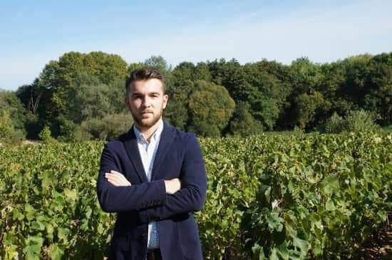 Meet the Maker of Avem Hippolais Gin Cedrik Nadé, Maison Mounicq