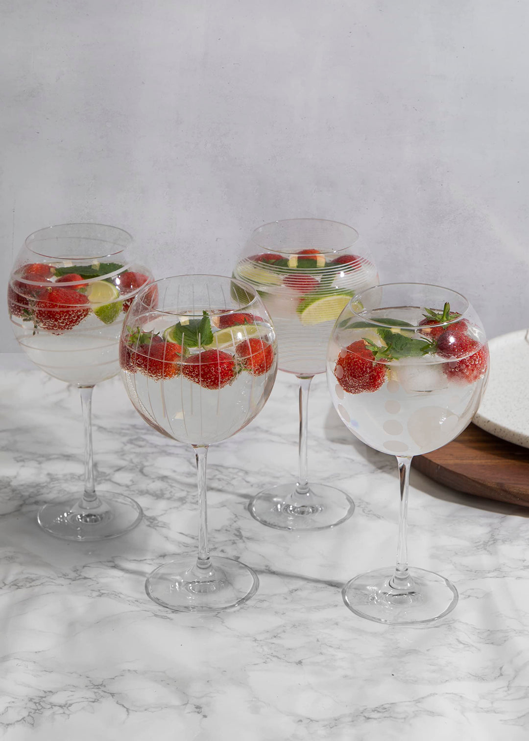 Mikasa Cheers – Lot de 4 Verres à Cocktails Copa Ballon en Cristal Gravé, 724 ml, Élégance et Originalité