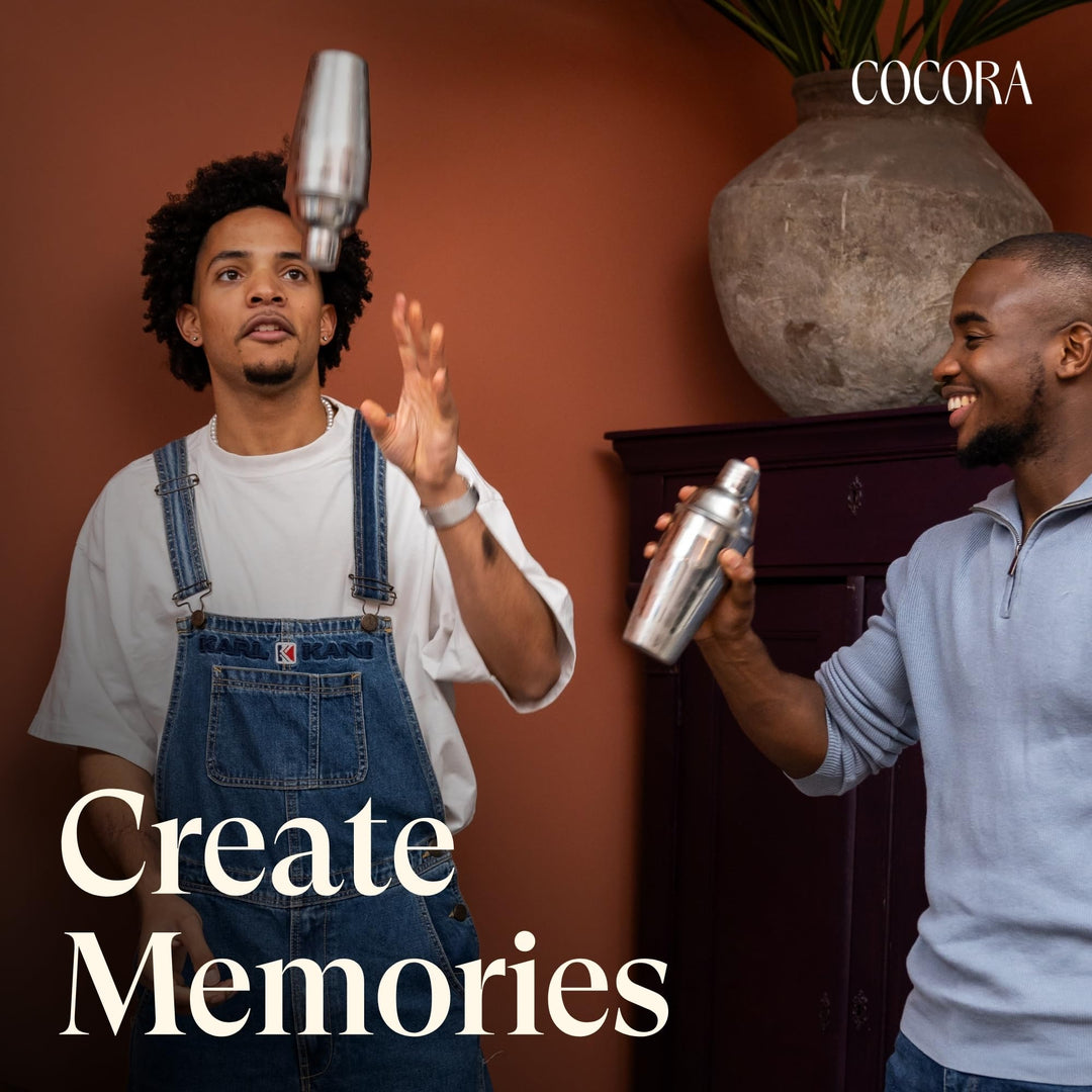 Cocora Set Martini | Set à Cocktail de 9 pièces | Shaker à Cocktail en Acier Inoxydable | Verres à Martini | Kit Barman | Livre de Cocktails (10+ Recettes) | Emballage Cadeau de Luxe (Argent)